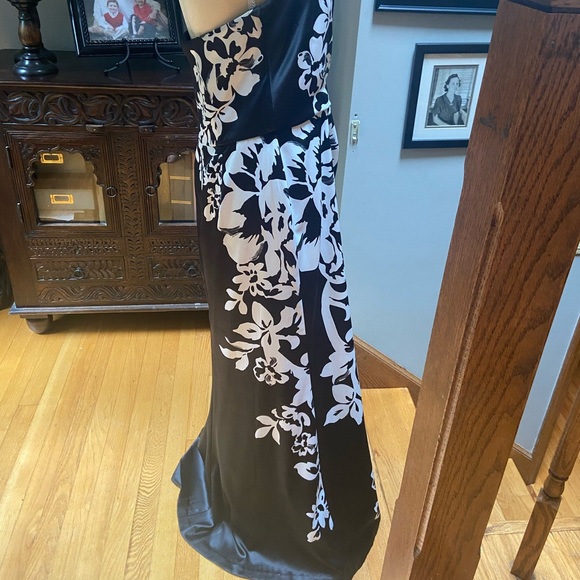 WHBM Formal Gown - Picture 8 of 12